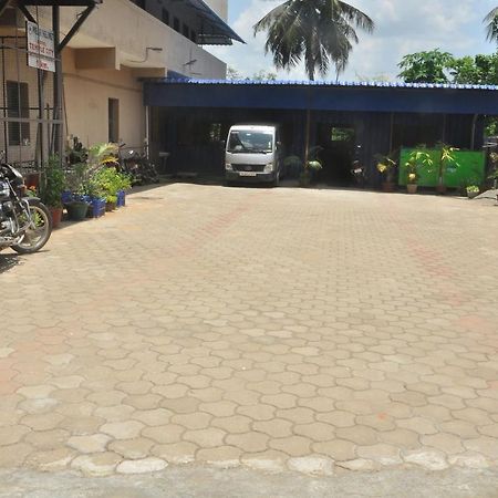 Hotel Temple City Papanasam Exterior foto