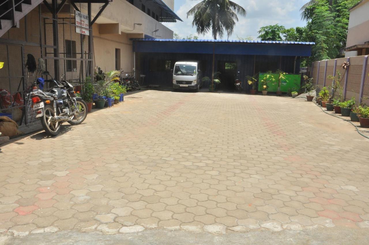 Hotel Temple City Papanasam Exterior foto