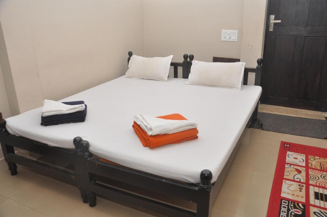 Hotel Temple City Papanasam Exterior foto